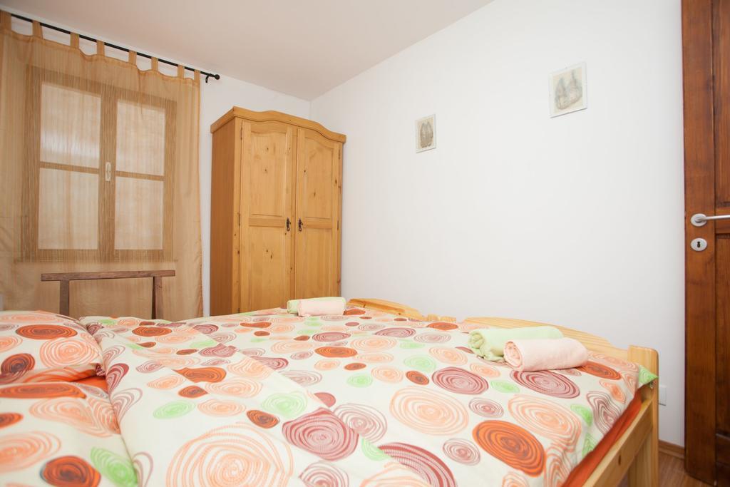 Apartment Zdenac Ровин Екстериор снимка