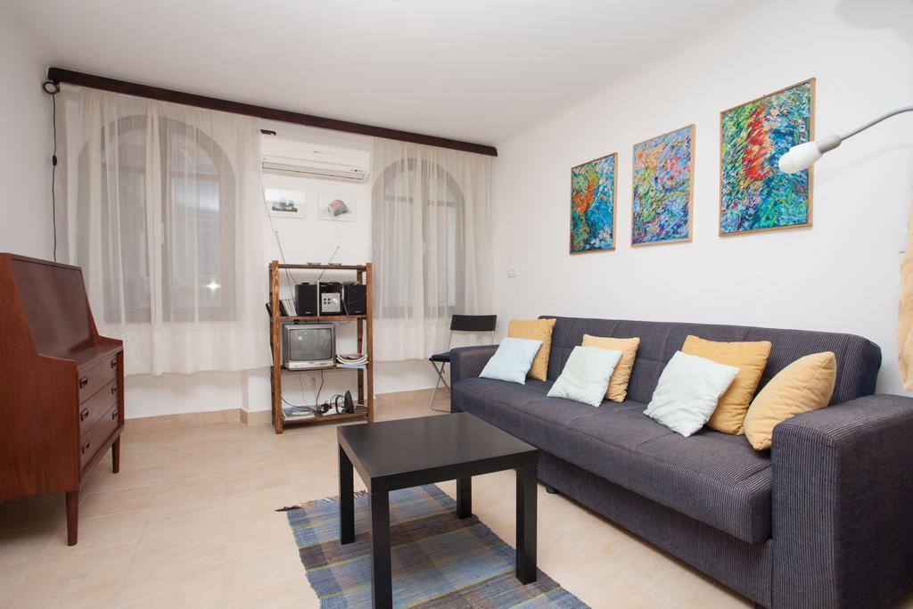 Apartment Zdenac Ровин Екстериор снимка